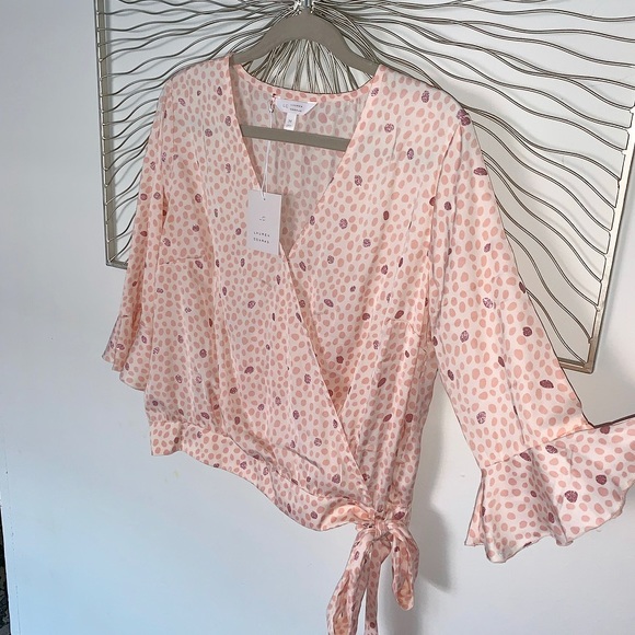 LC Lauren Conrad Tops - Women’s LC Lauren Conrad Pretty Wrap Top!